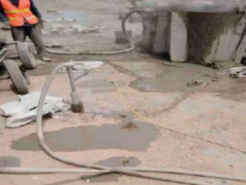 加乐镇水泥混凝土路面板底注浆技术 路面脱空注浆整治方案