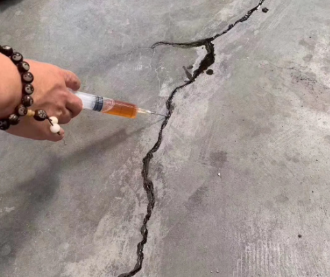 加乐镇混凝土裂缝修补技术详解​
